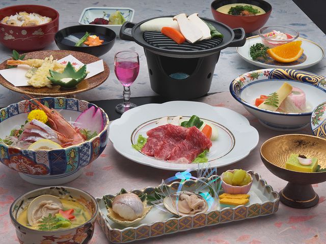 会席料理（夕食イメージ）の画像