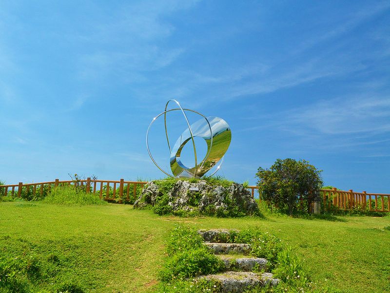知念岬公園の遊歩道