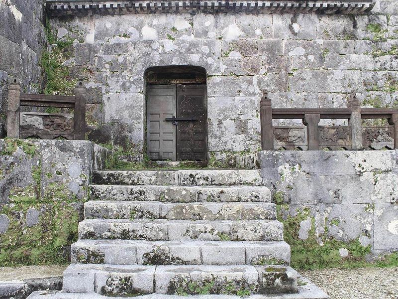 玉陵の石造建築