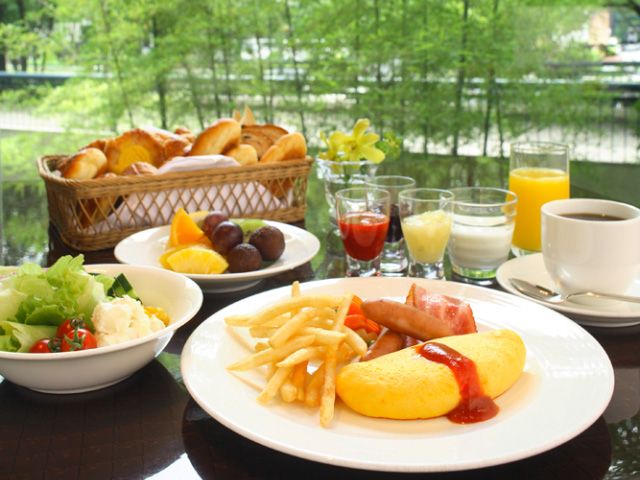 京王プラザホテル グラスコート朝食イメージ