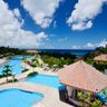 沖縄県最大規模を誇る全長170mの屋外プール（宿泊者無料）