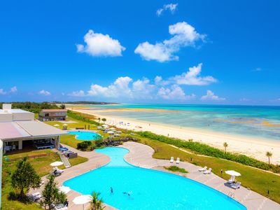 絶景ビーチで満喫!久米島のビーチリゾートイメージ