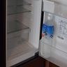 冷蔵庫（２リットルの水付き）