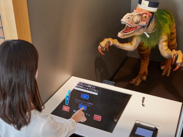 もはや変なホテルの代名詞!フロントロボット☆イメージ