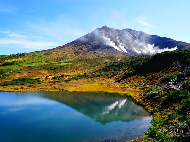 １０旭岳 <br />
- 北海道最高峰の山で、登山ができる。頂上からの景色は絶景。イメージ