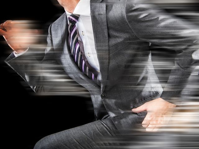 仕事の後に出発イメージ