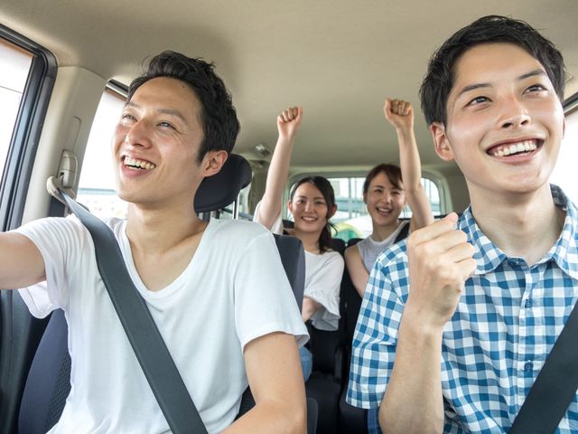 レンタカーは<br />
ワゴンも選べるイメージ