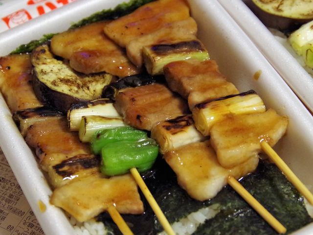 ハセガワストア（焼き鳥弁当）
