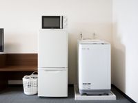 全室に洗濯機・電子レンジ・中型冷蔵庫を完備の画像