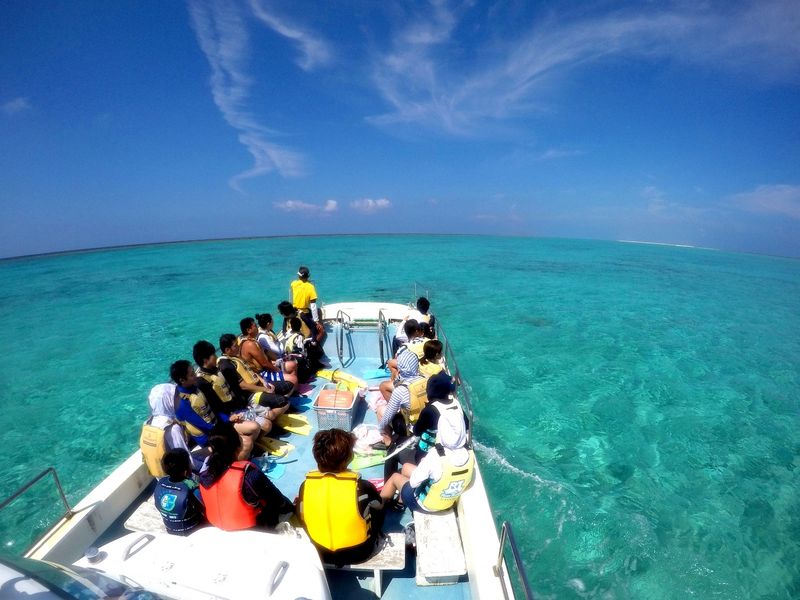 【夏季】他ではいけない本物のはての浜へ！夏季限定一番奥へ行く　わくわくアドベンチャースノーケルプラン　パラソル付きで日焼け対策もばっちり
