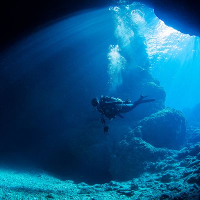 青の洞窟ボート体験ダイビングイメージ