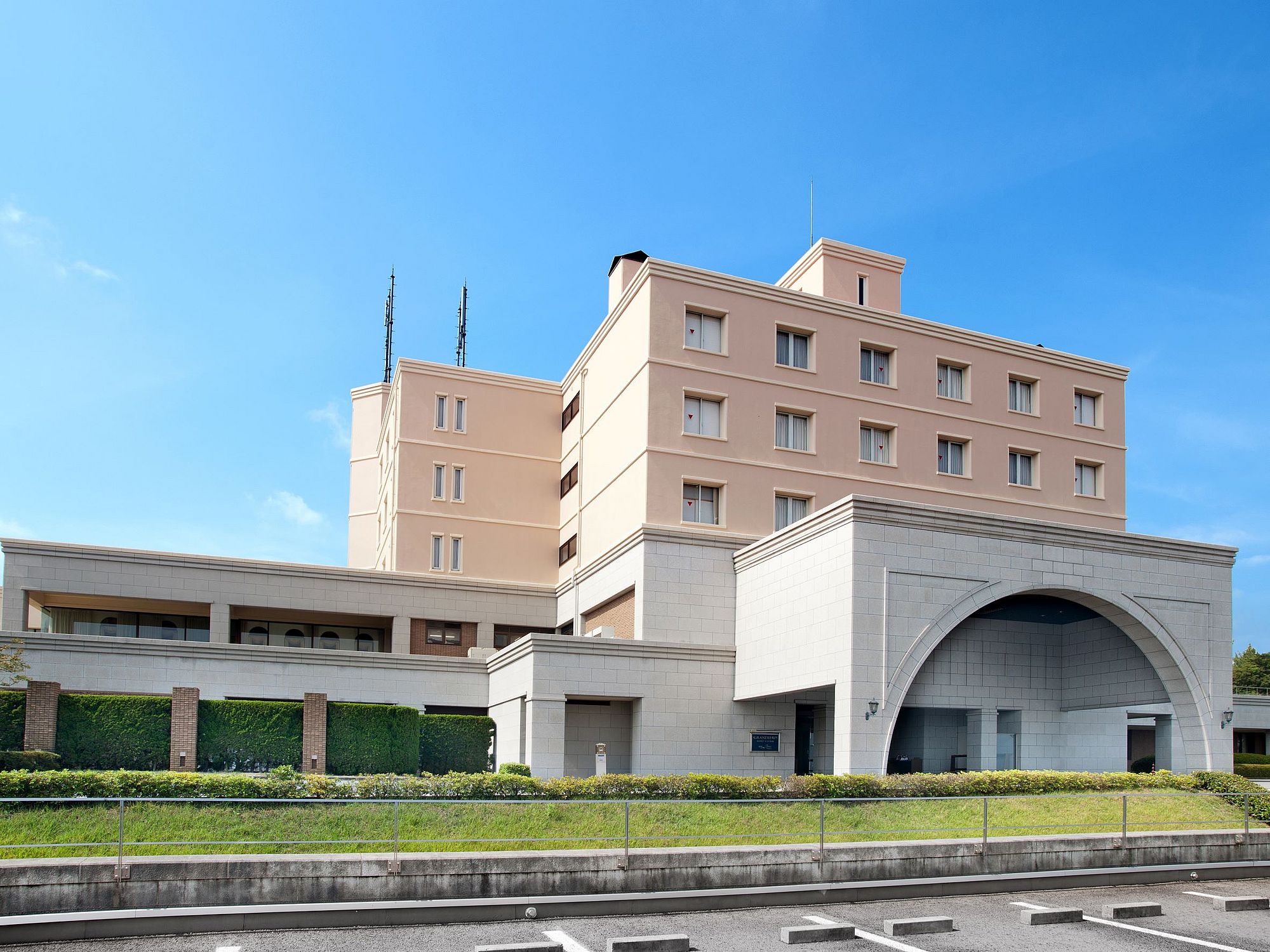 グランドエクシブ鳴門 ザ・ロッジ - 宿泊予約・飛行機付き予約｜価格が