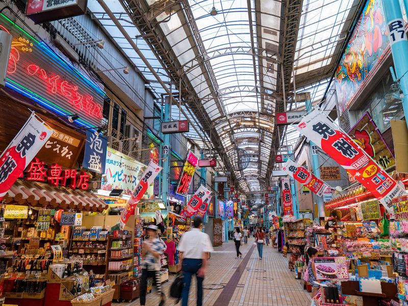 平和通り商店街のアーケード
