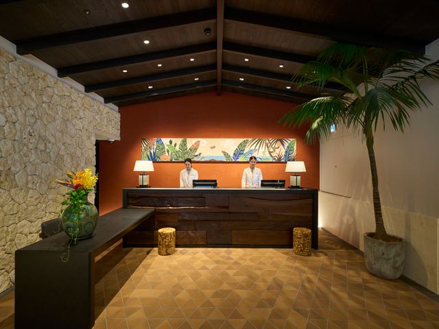 ホテルリソルトリニティ那覇 フロント