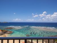 窓の外は海の画像