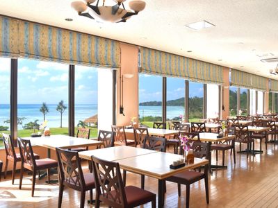 レストラン「モラモラ」