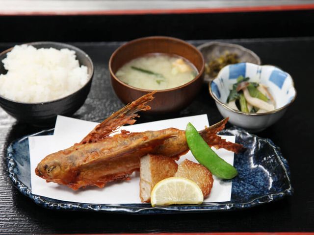 昼食は「トビウオ御膳」イメージ