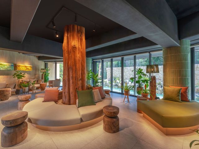 TWIN-LINE HOTEL YANBARU OKINAWA JAPAN アネックス棟・ロビー