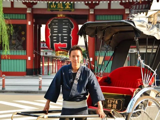 雷門前 人力車観光