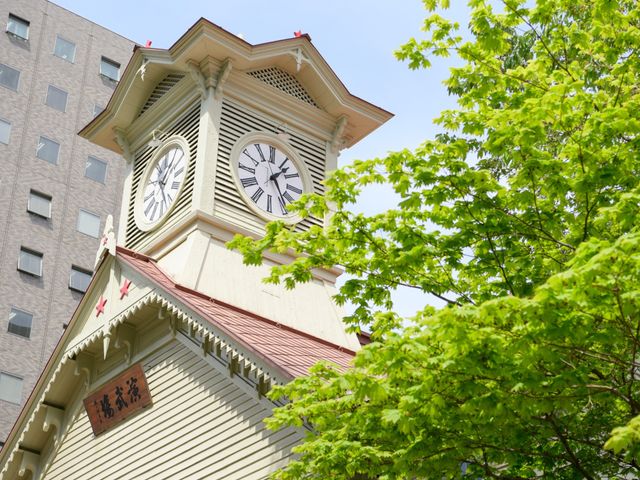 ３札幌市時計台 <br />
- 北海道の歴史を感じられる歴史的建造物で、写真スポットにも人気。イメージ
