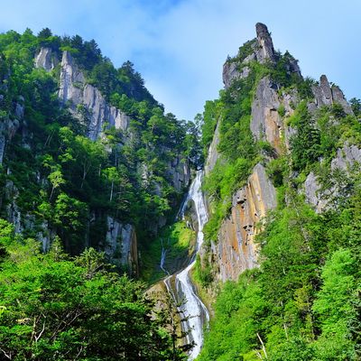 層雲峡渓谷美&温泉コース|断崖絶壁と名瀑の大パノラマイメージ