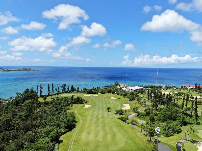 海沿いのゴルフコース