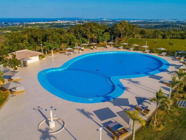 ANAクラウンプラザリゾート沖縄うるまヒルズ プール