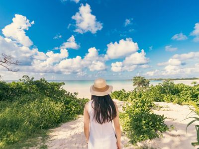 とにかく安く行きたい沖縄旅行イメージ