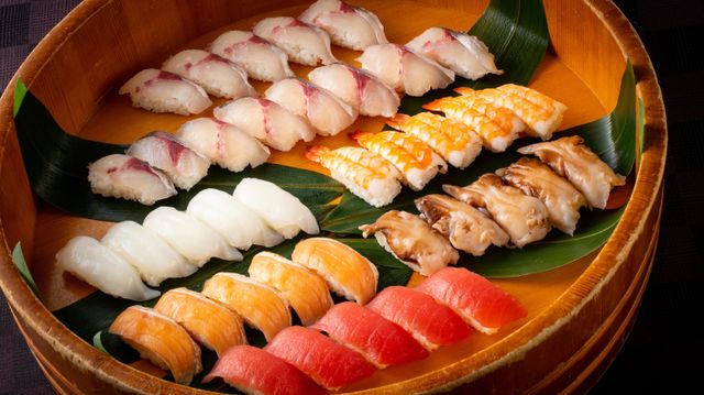 別府温泉　灯りの宿　燈月 旬の地魚寿司