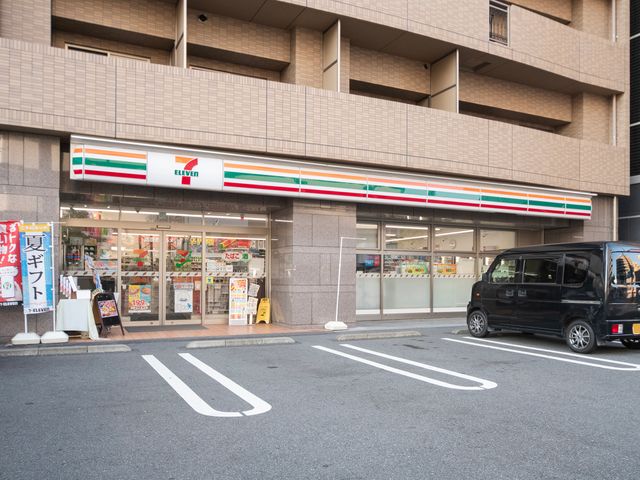 ベッセルホテル広島平和大通り コンビニ