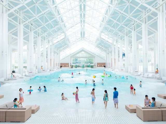 冬でも常夏。国内最大級の屋内ウエーブプールイメージ